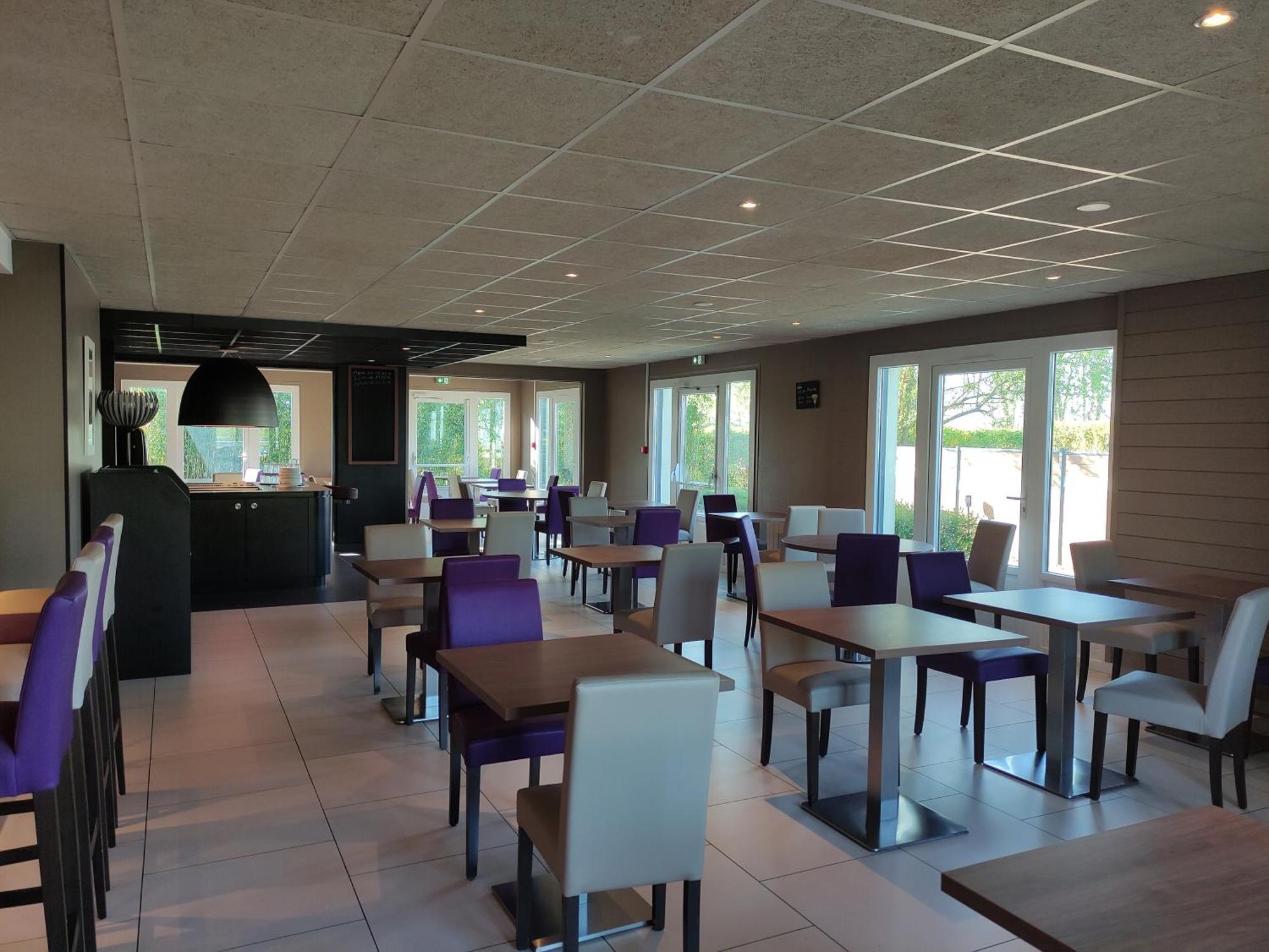 Campanile Sable-Sur-Sarthe Vion Hotel Exterior photo
